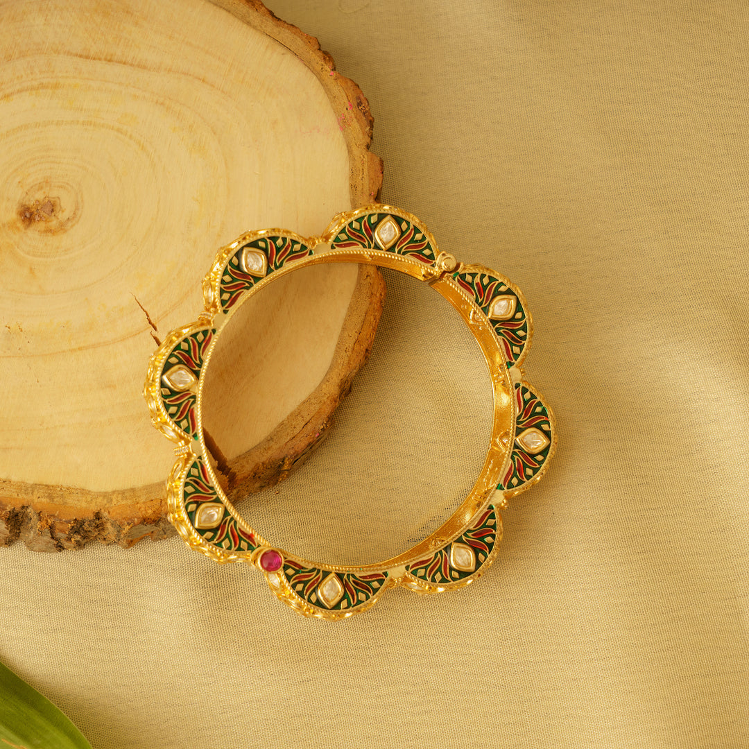 Hemika Minakari Gold Kundan kadas zevarbygeeta