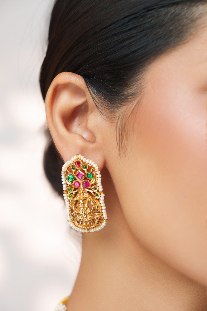 Avnita Temple Kundan Necklace Set
