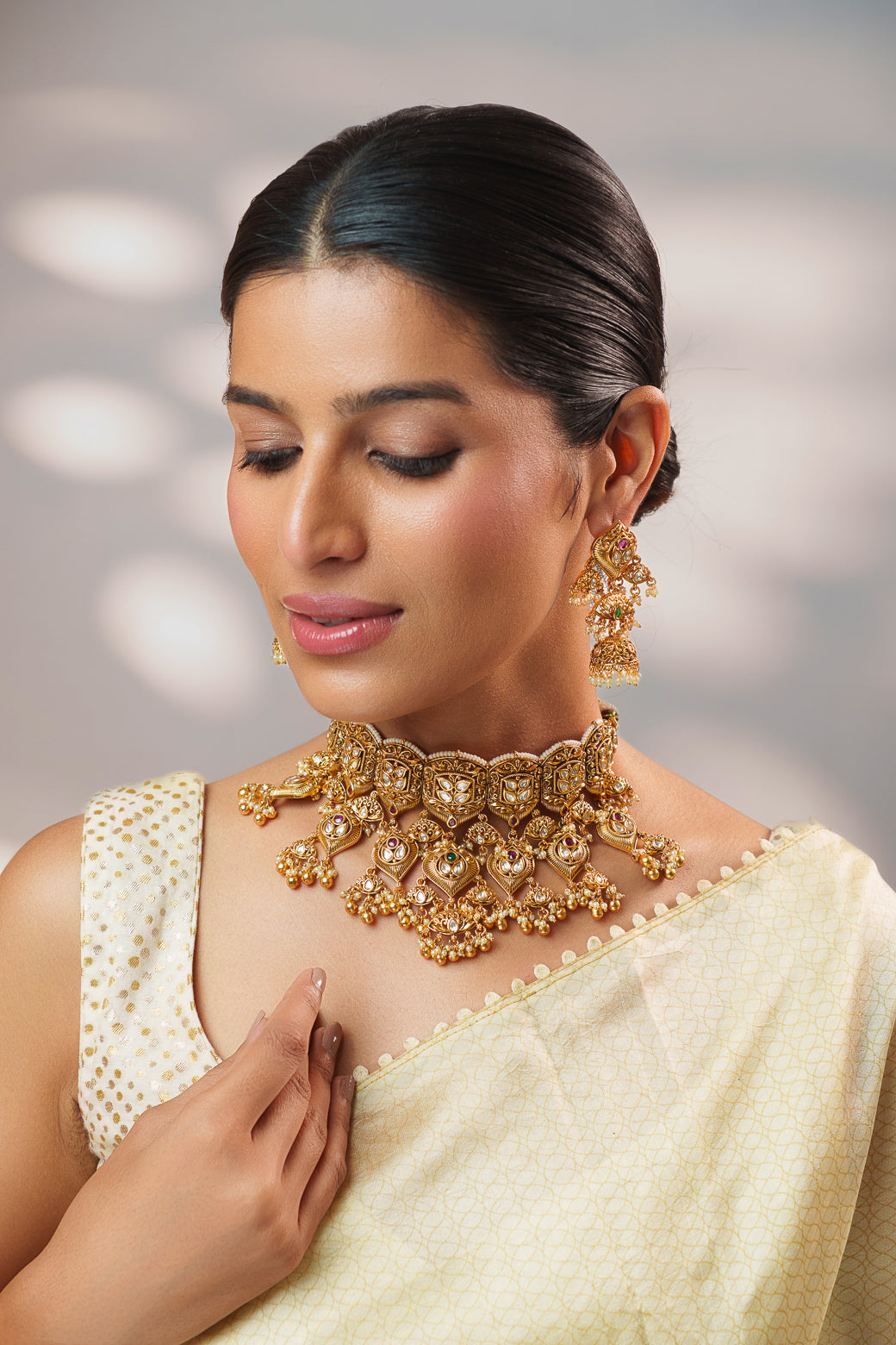 Akushi Temple Kundan Necklace Set