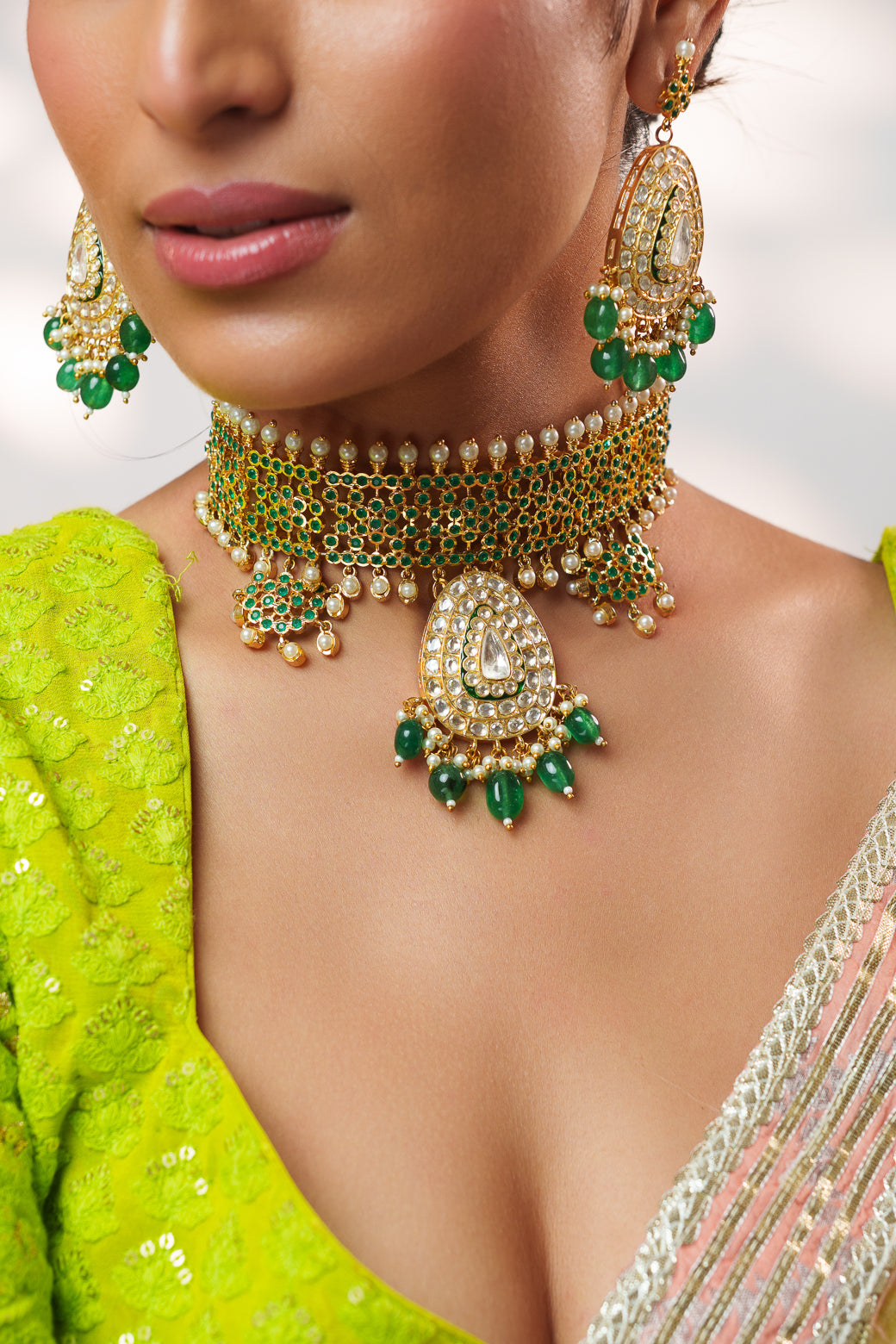 Jhalakaar Kundan Jadau Choker