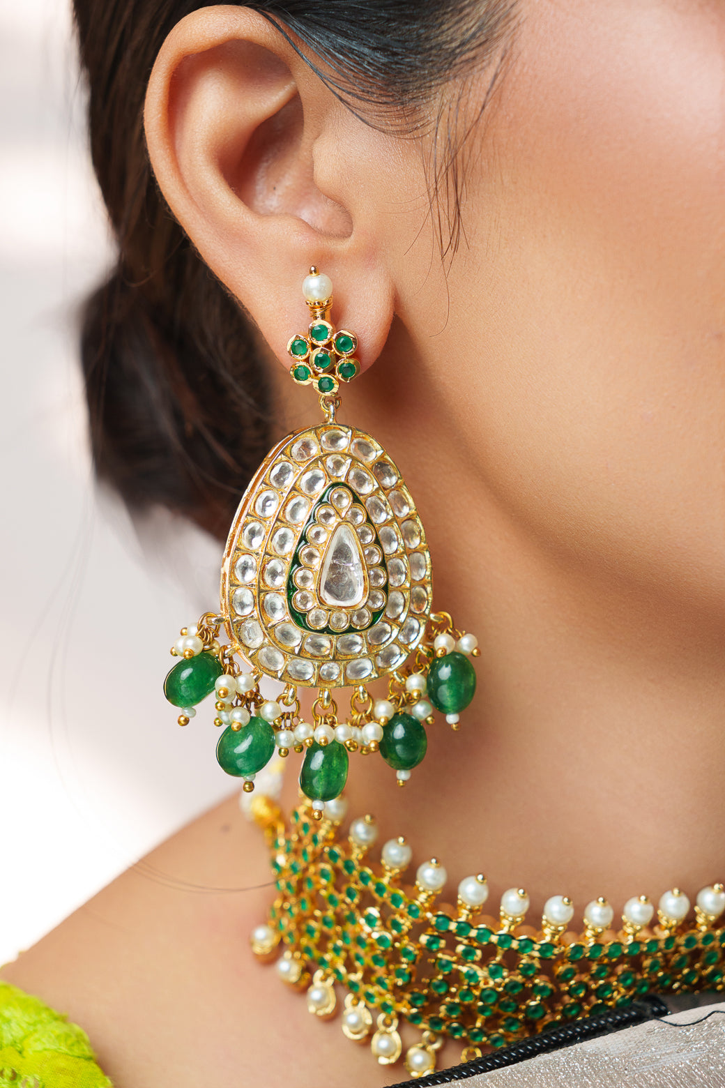 Jhalakaar Kundan Jadau Choker