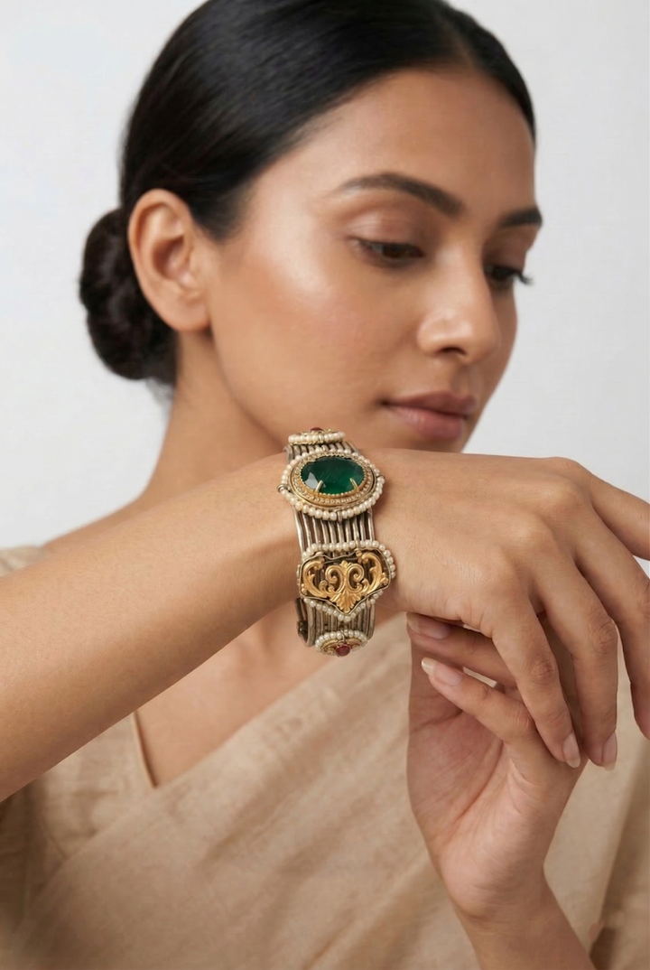 Avina Green Metal Kundan Bracelet