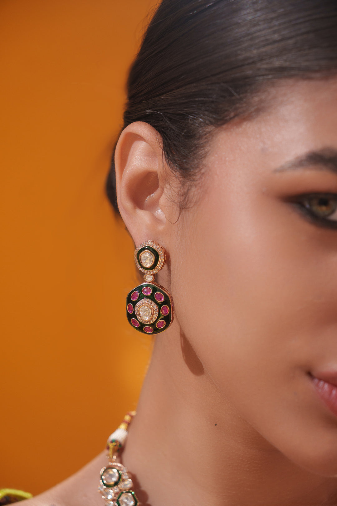 Aavira Kundan Necklace Set