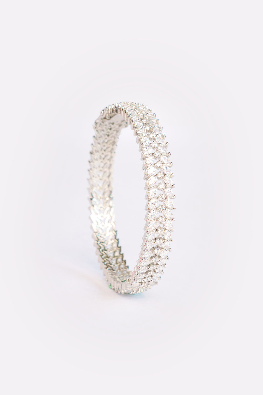 Faayaz White Diamond Kadas