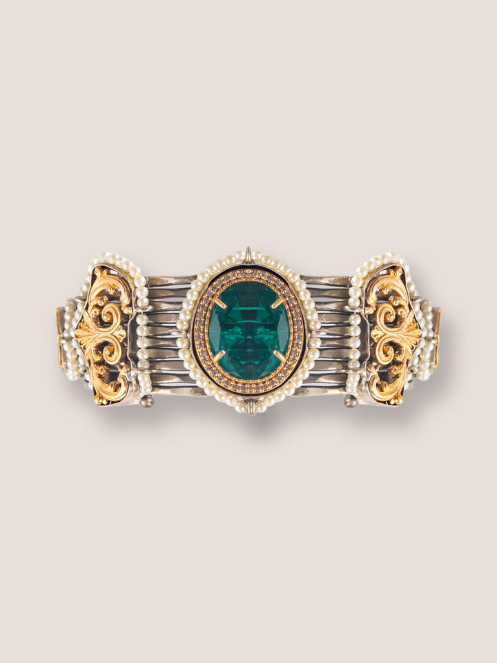 Avina Green Metal Kundan Bracelet