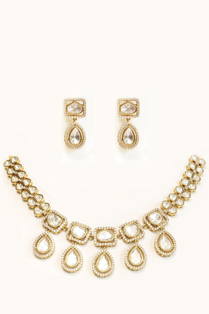Avnika Kundan Necklace Set