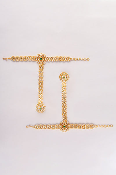 Jhalakar Green Kundan Haathphool