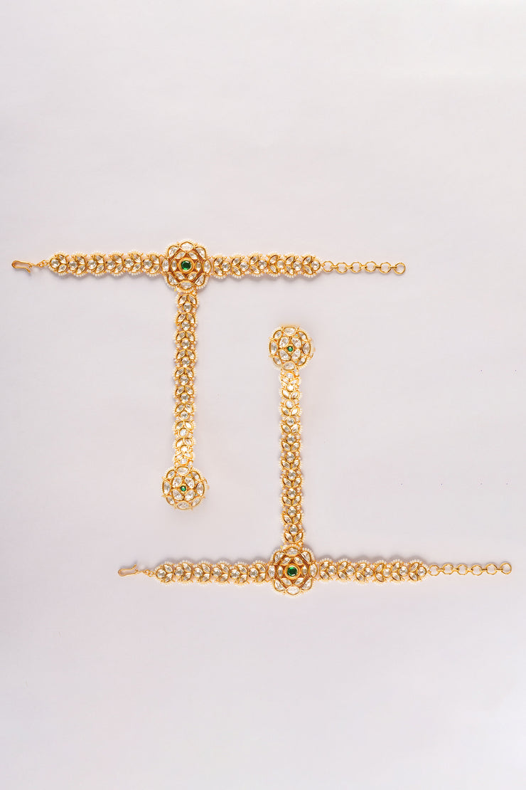 Jhalakar Green Kundan Haathphool