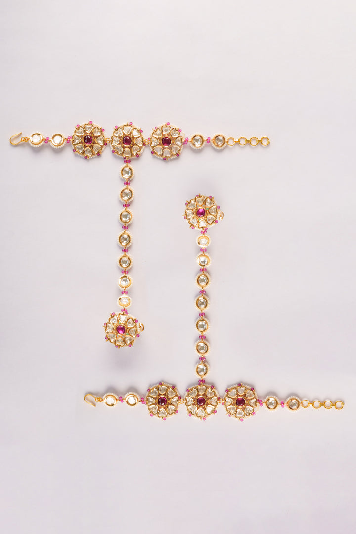 Sharira Red Kundan Hathphool