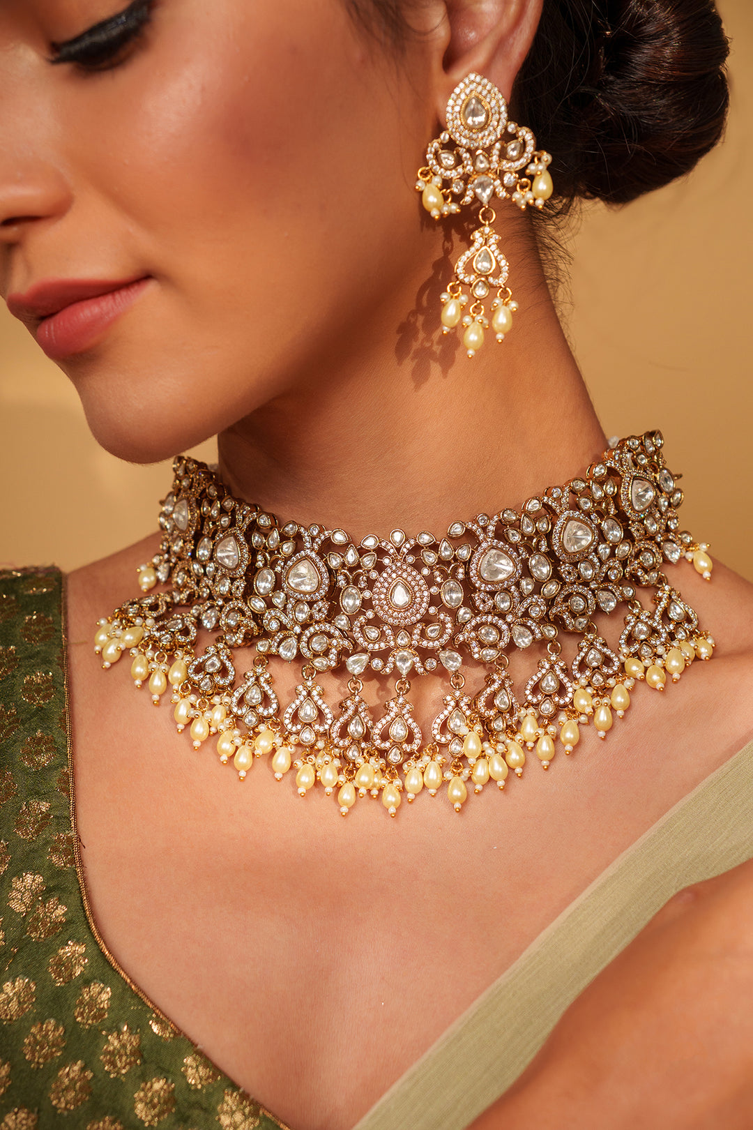 Akushi Polki Necklace Set