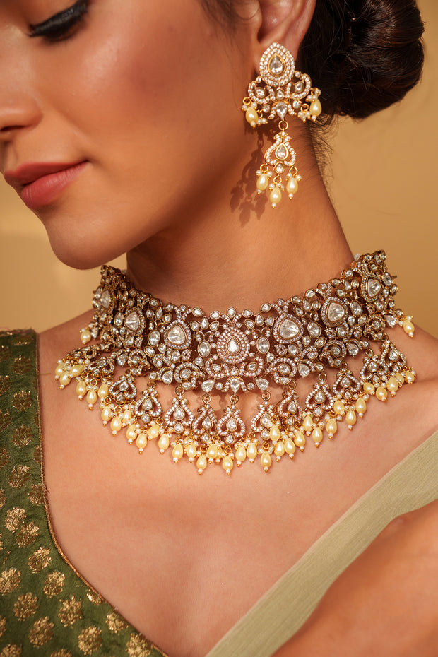 Akushi Kundan Set
