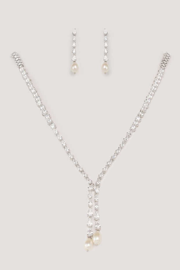 Naisha Diamond Pendant Necklace Set