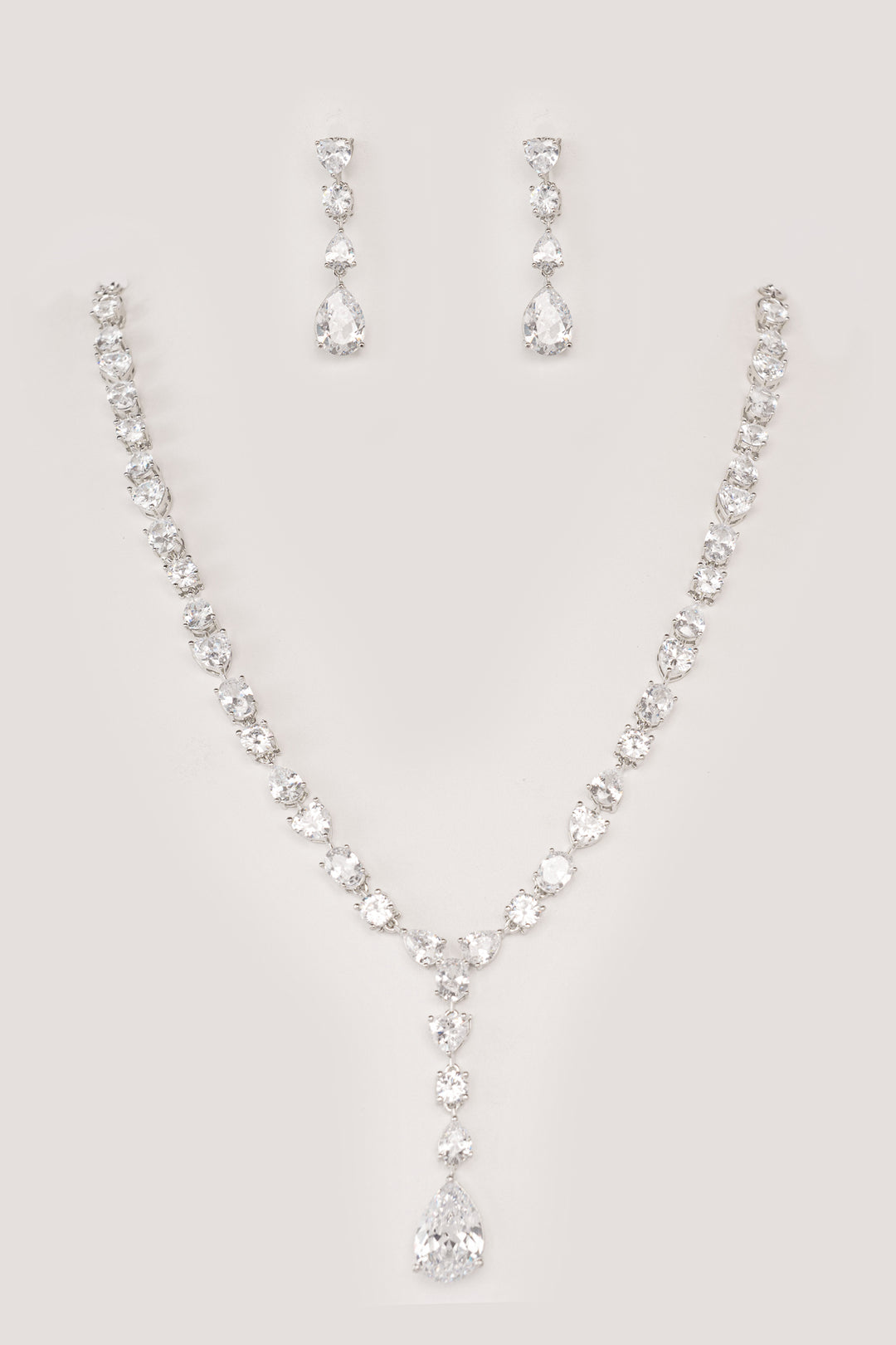 Jahnavi Diamond Necklace Set