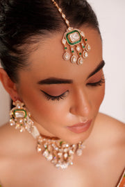 Ihita Green Kundan Choker Set