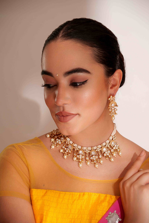 Sharavi Kundan Necklace Set