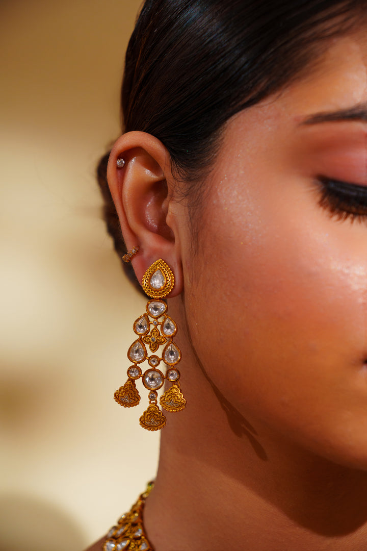 Aaditi Kundan Necklace Set