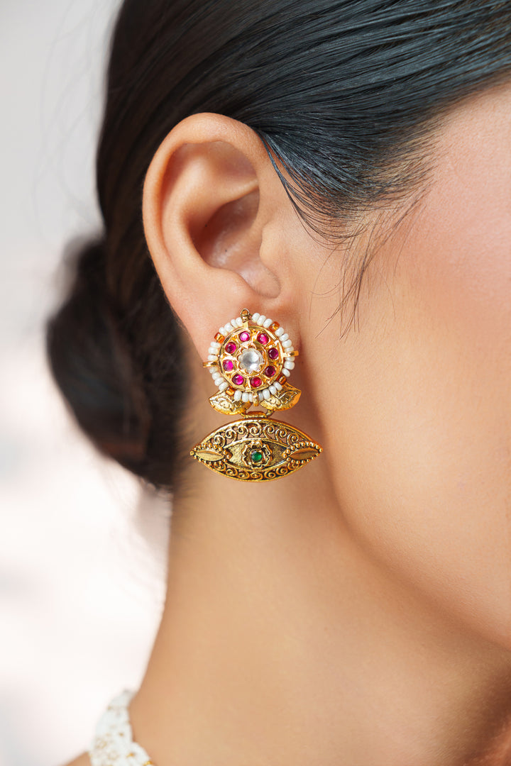 Avnika Temple Kundan Necklace Set