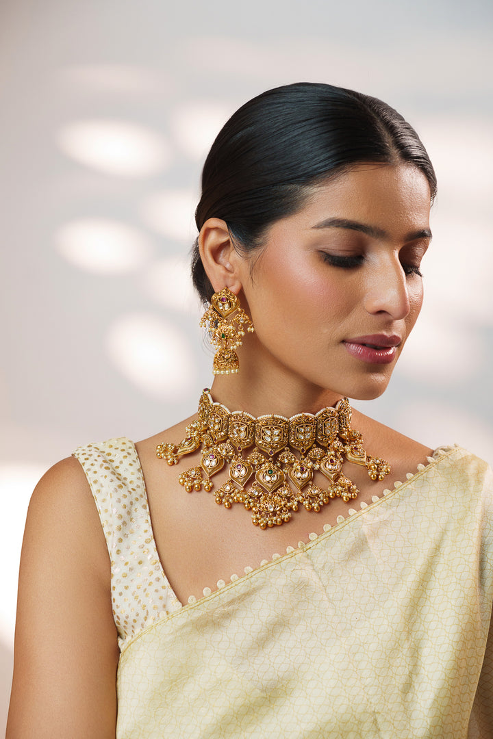 Akushi Temple Kundan Necklace Set