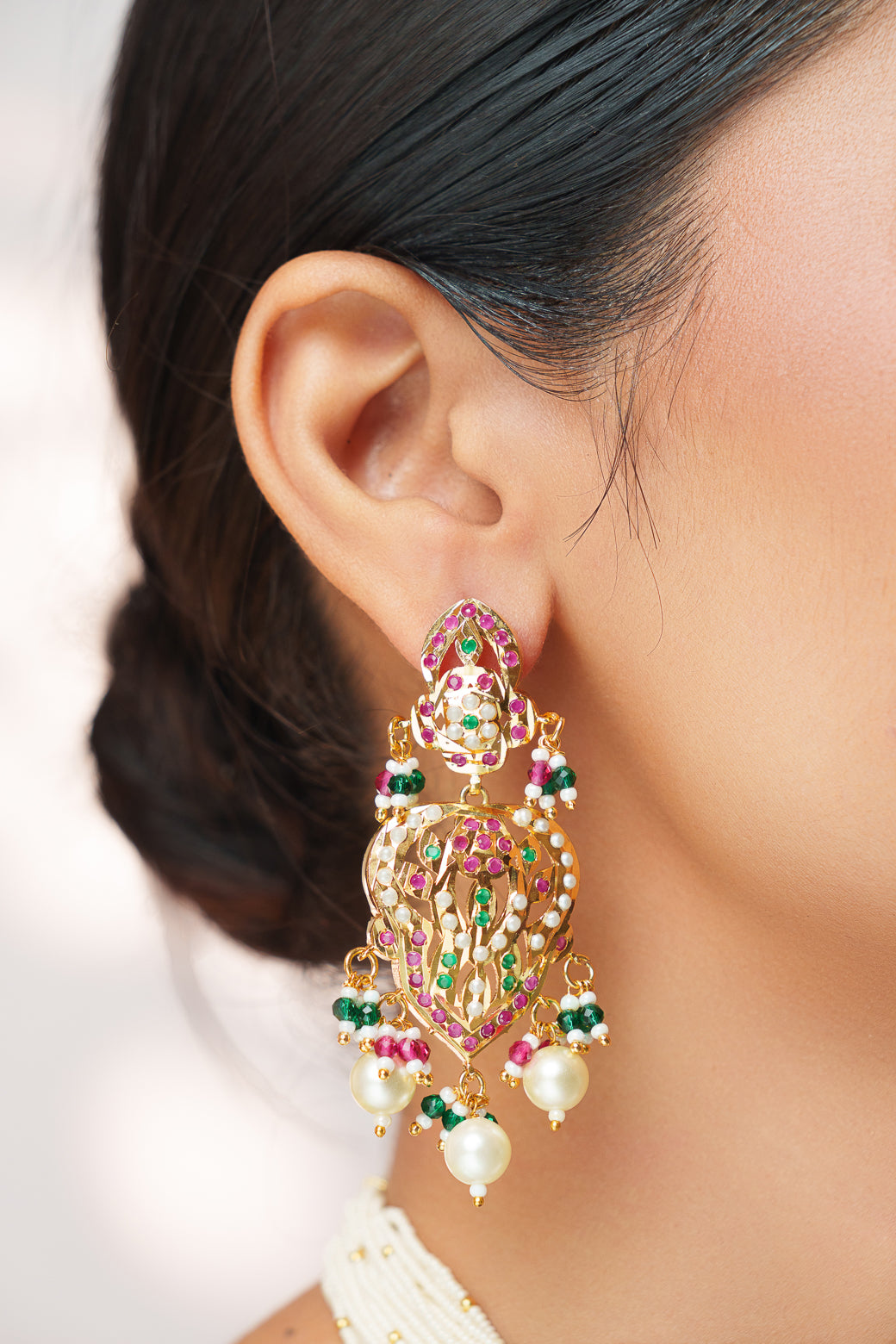 Anjuni Kundan Jadau Choker