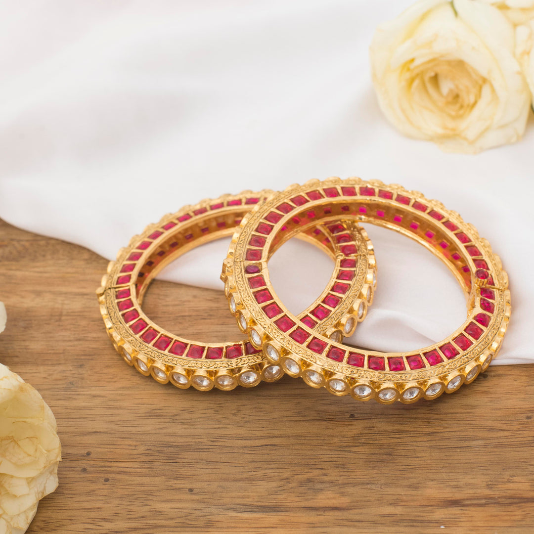 Arpita Red Kundan kadas zevarbygeeta