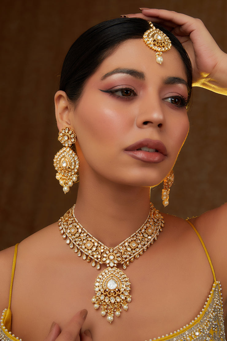 Yukta Pearl Kundan Set zevarbygeeta