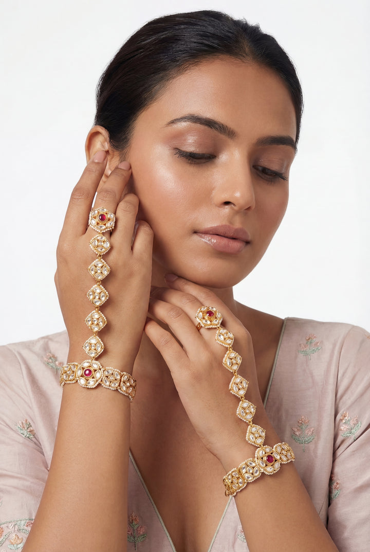 Vedha Red Kundan Hathphool