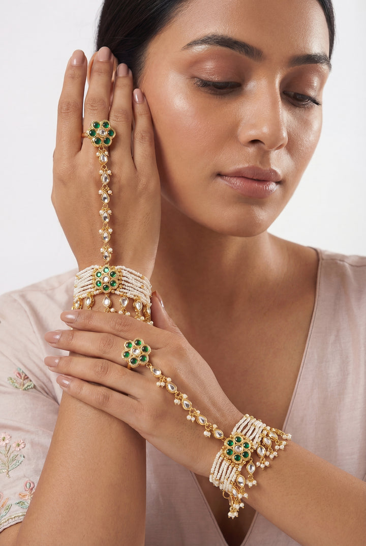 Vedhi Green Kundan Hathphool