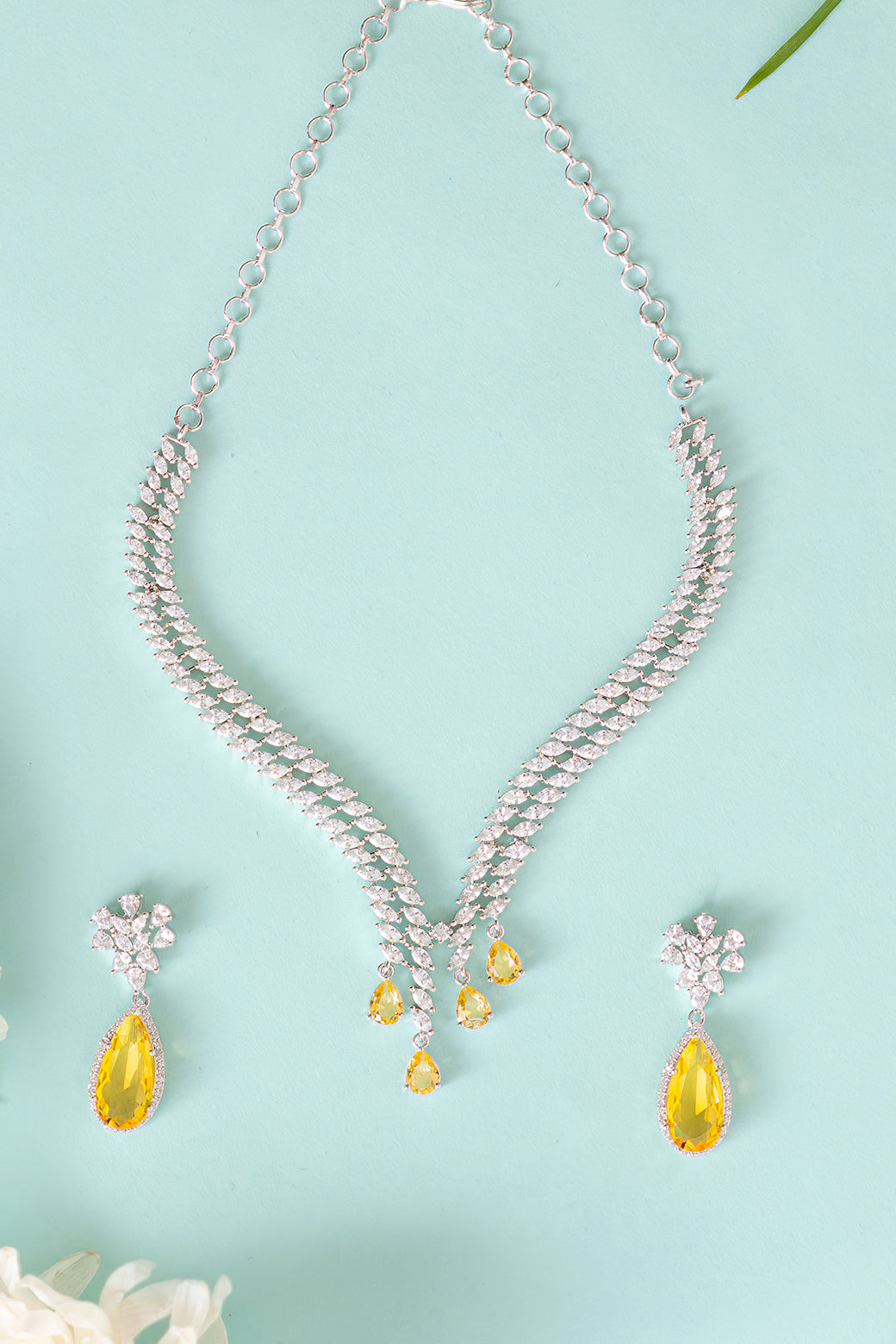 Jeshna Topaz Diamond Necklace Set